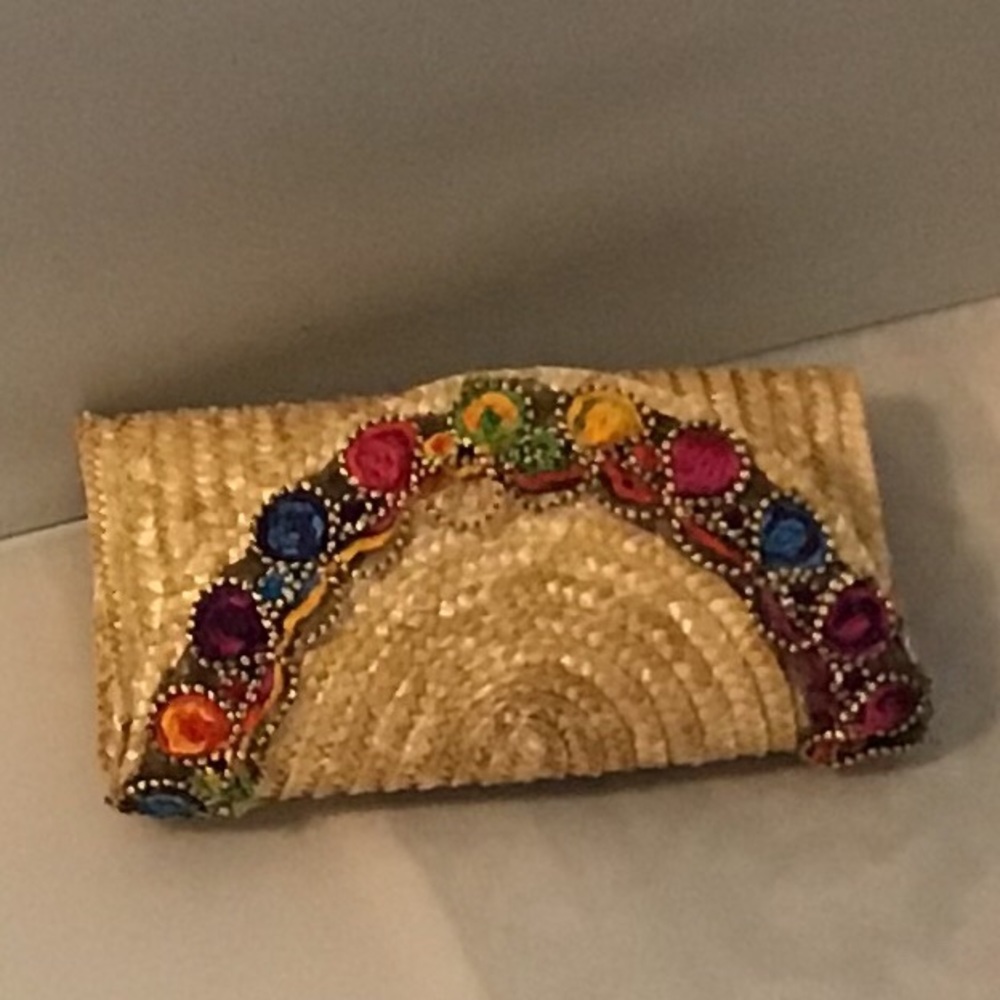 Straw clutch